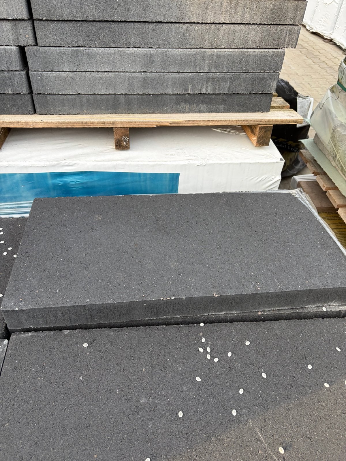 Terrastegels antraciet 30x60x5 - Lichte afkeurpartij, Ophalen of Verzenden, Zo goed als nieuw, 10 m² of meer, Beton