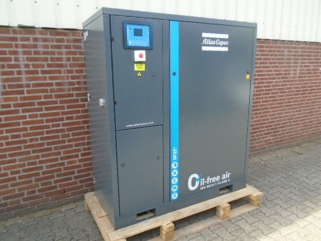 Atlas Copco lucht compressor 22 kw met droger nieuw, Doe-het-zelf en Verbouw, Ophalen, 800 liter/min of meer, Geluidgedempt, Nieuw
