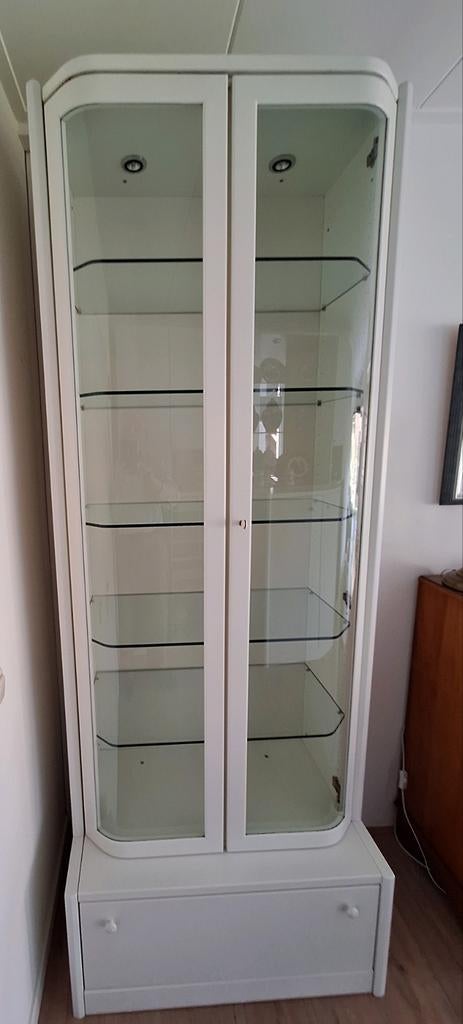 Te koop: Hülsta  vitrinekast, Huis en Inrichting, Kasten | Vitrinekasten, Ophalen, 50 tot 100 cm, Zo goed als nieuw, 150 tot 200 cm