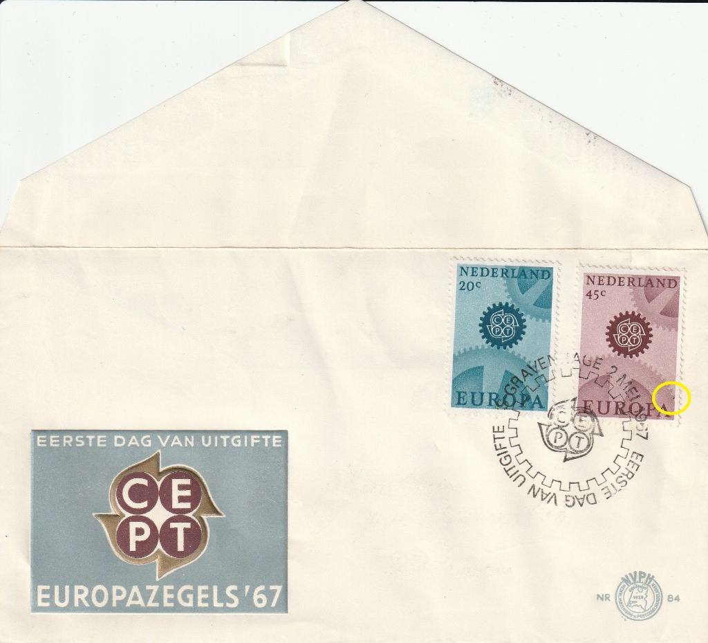 fdc e84 met plaatfout 883p   LEES, Postzegels en Munten, Postzegels | Eerstedagenveloppen, Ophalen of Verzenden, Beschreven, Nederland