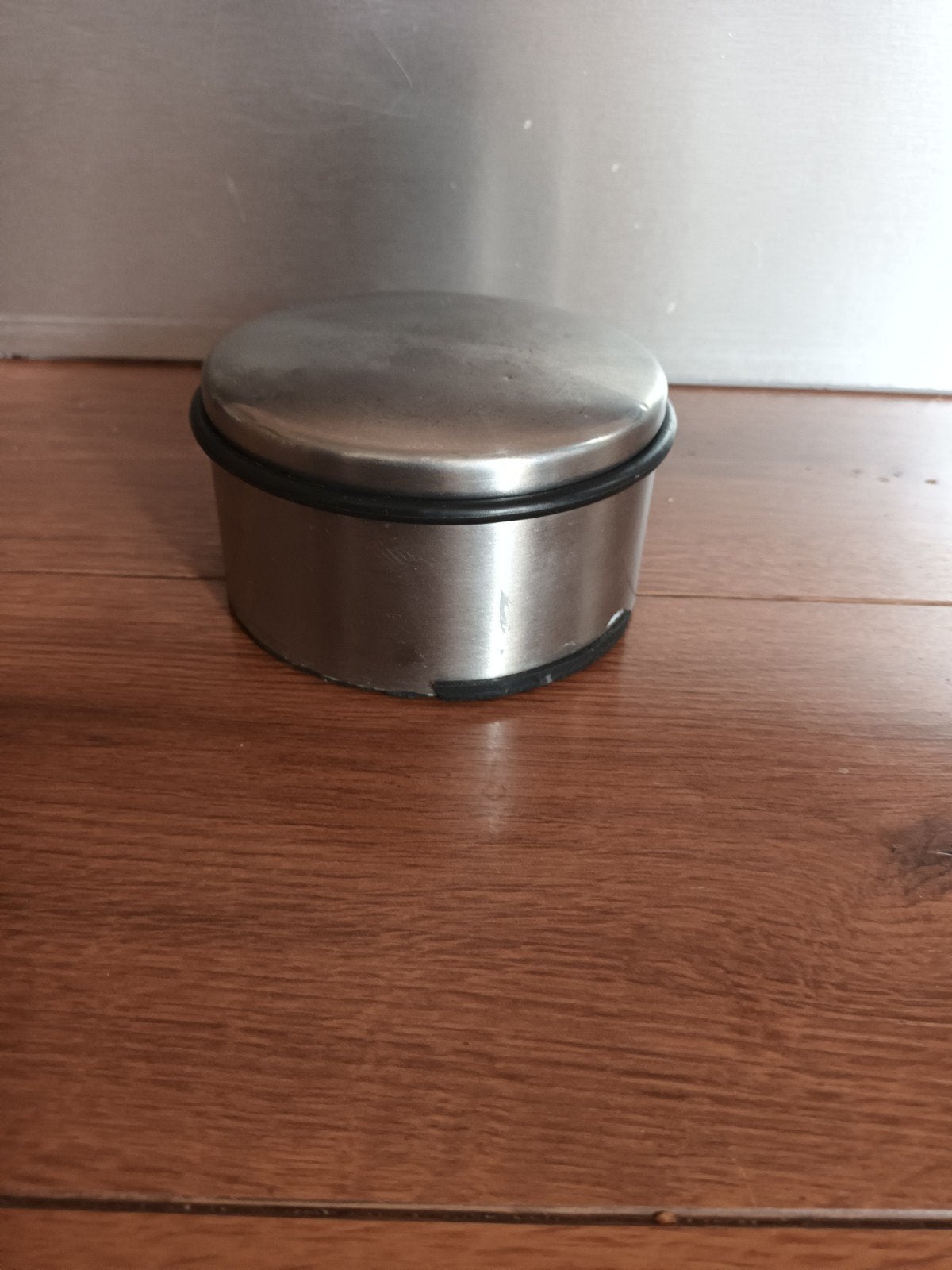 Stevige metalen deurstopper deur stopper metaal stevig, Ophalen of Verzenden, Gebruikt, Binnen