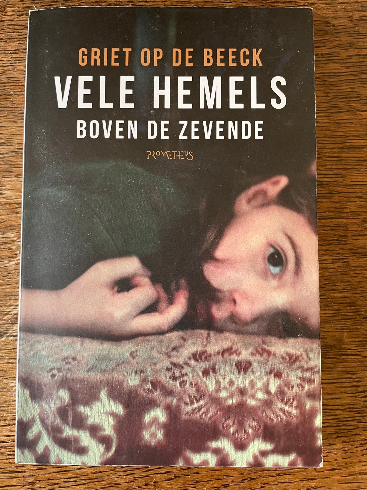 Griet Op de Beeck - Vele hemels boven de zevende, Boeken, Ophalen of Verzenden, Gelezen, Griet Op de Beeck