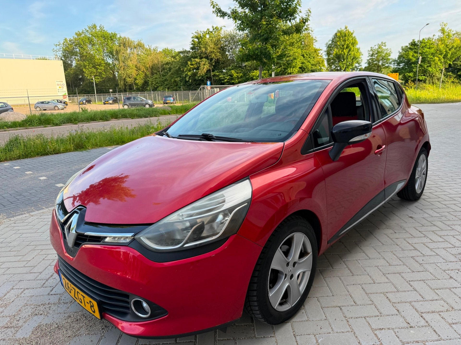 Renault Clio 1.5 dCi Dynamique 5D KEYLESS|AIRCO|NAVI|CRUISE|, Auto's, Renault, Voorwielaandrijving, Stof, Zwart, 4 cilinders