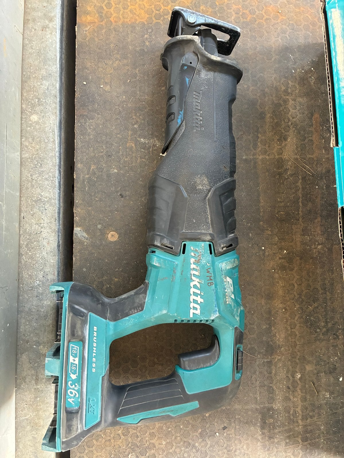 Makita DJR360Z Accu Reciprozaag 36V (2x18V) - Zonder accu, Ophalen, Gebruikt, 70 mm of meer, Reciprozaag