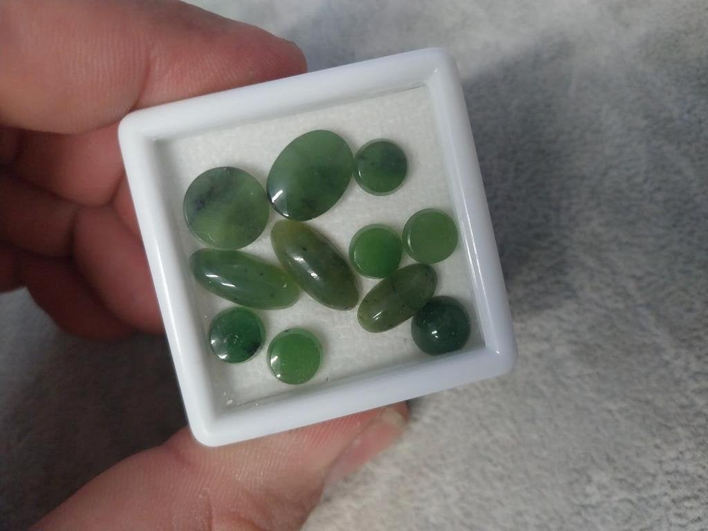 Mix lot van ovaal en rond geslepen jade, Ophalen of Verzenden, Zo goed als nieuw