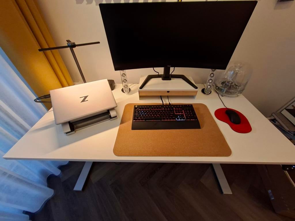 Elektrisch zit-sta bureau 160cm x 80cm, Ophalen, In hoogte verstelbaar