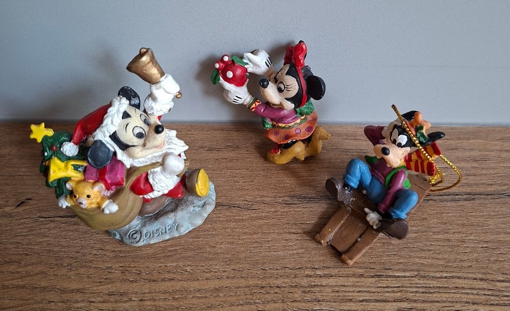 Drie kerstornementen Minnie en Goofy hangend Mickey staand, Ophalen of Verzenden, Overige figuren, Zo goed als nieuw, Beeldje of Figuurtje
