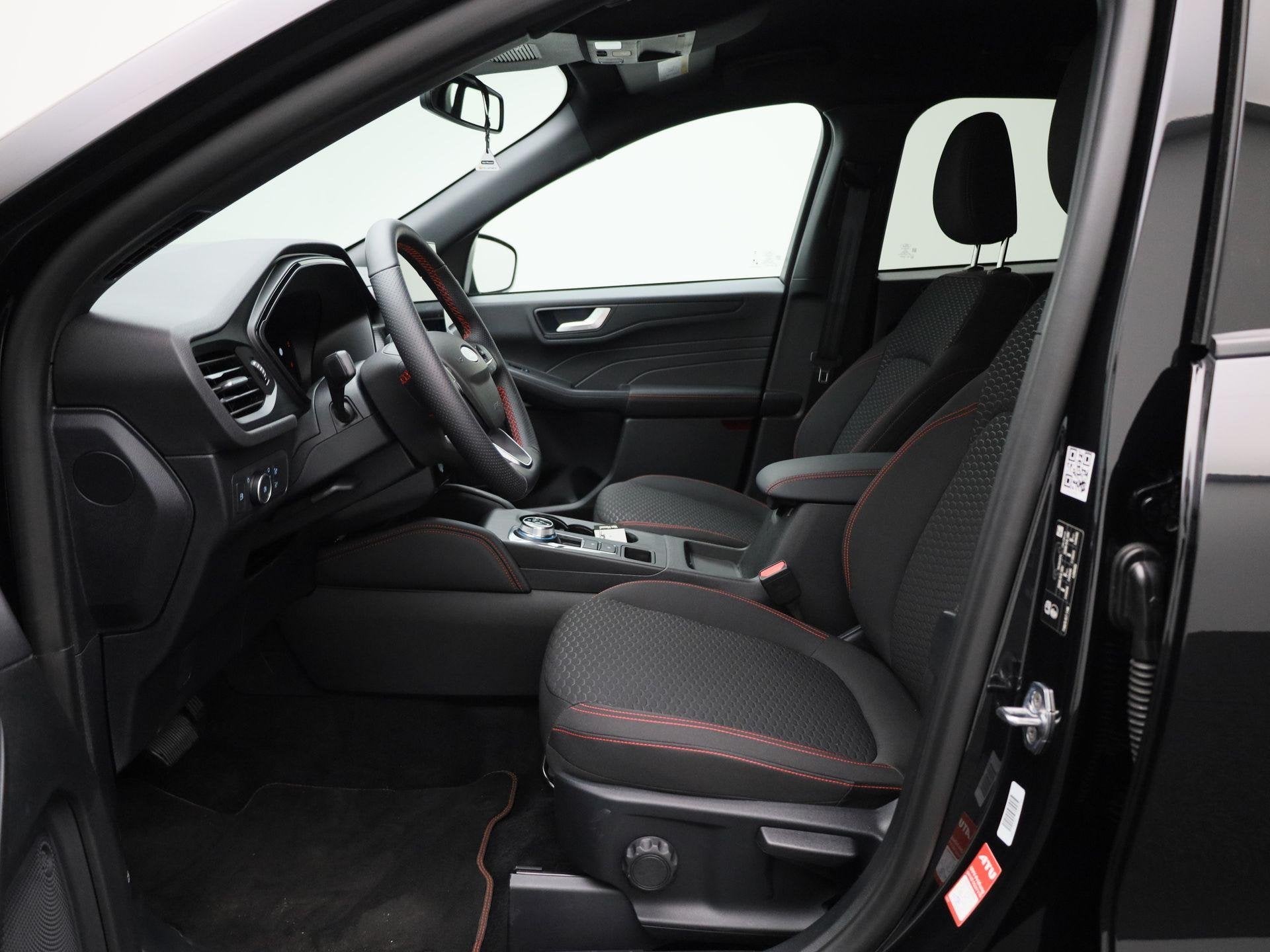 Foto 9 van Ford Kuga 2.5 PHEV ST-Line | Automaat | Verwarmde Voorstoele