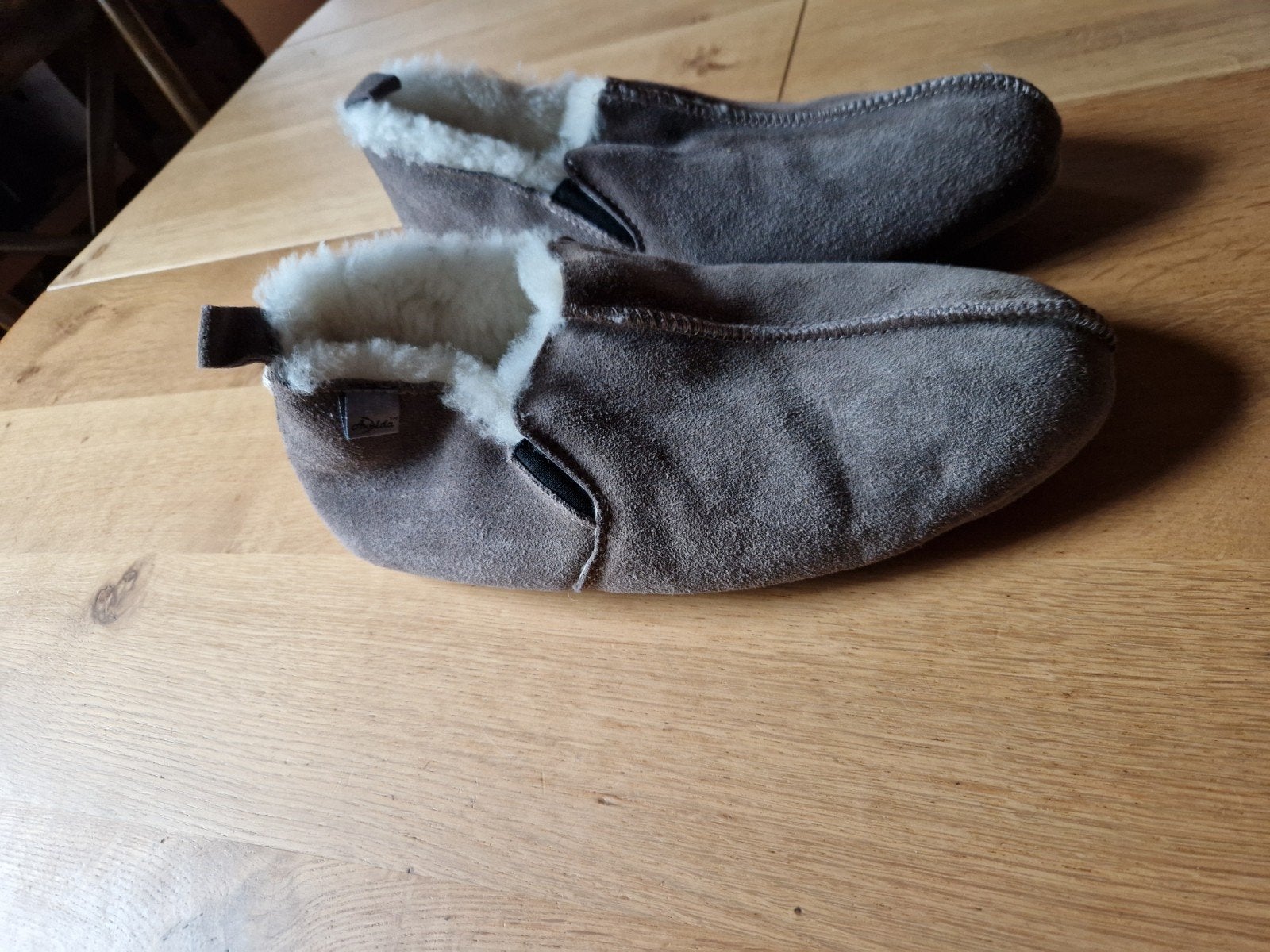 SUÈDE WARME PANTOFFELS MAAT 43, Ophalen of Verzenden, Pantoffels of Sloffen