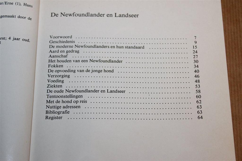 De Newfoundlander en Landseer — Fokken en Verzorging, Ophalen of Verzenden, Gelezen, Honden