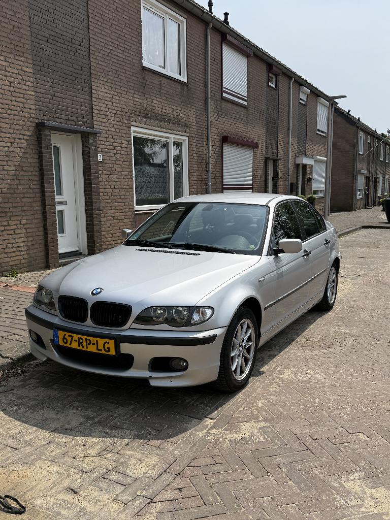 BMW 316i E46 Business 2005 ketting + CarPlay 190dkm, Auto's, BMW, 1250 kg, Zwart, 4 cilinders, Handgeschakeld
