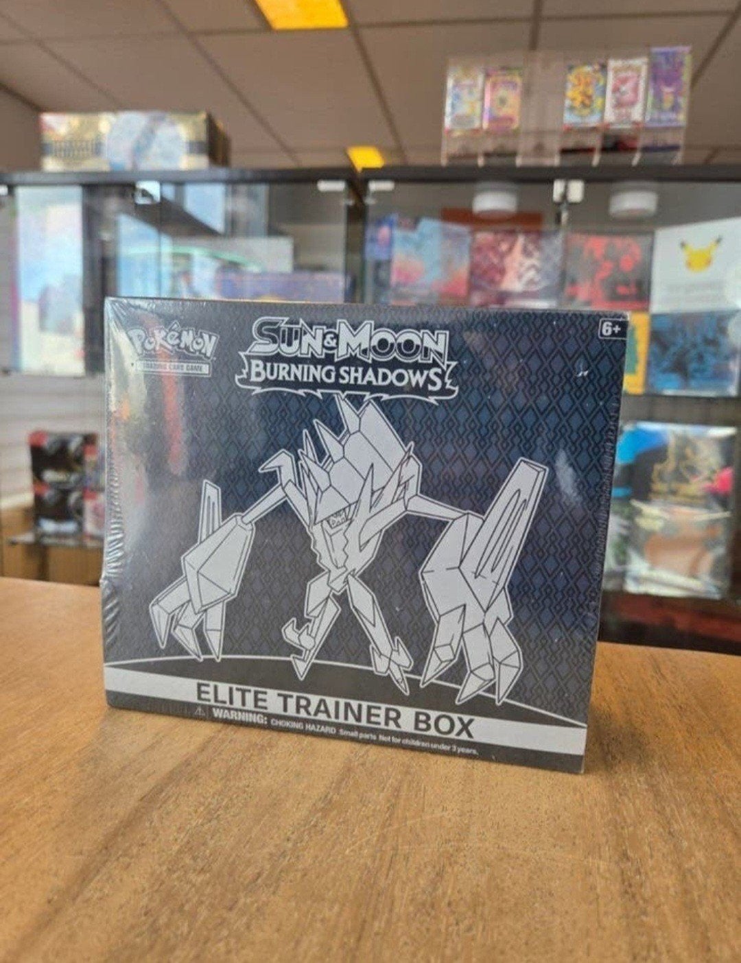 Pokemon Burning Shadows elite trainer box, Ophalen of Verzenden, Nieuw