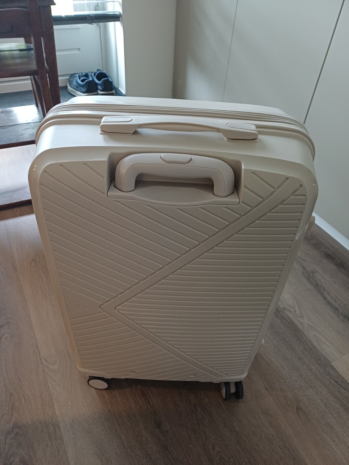 Koffer Human Nature  NIEUW kleur beige, 85 ltr Nieuwpr €83, Ophalen, Nieuw, Hard kunststof, 60 tot 70 cm