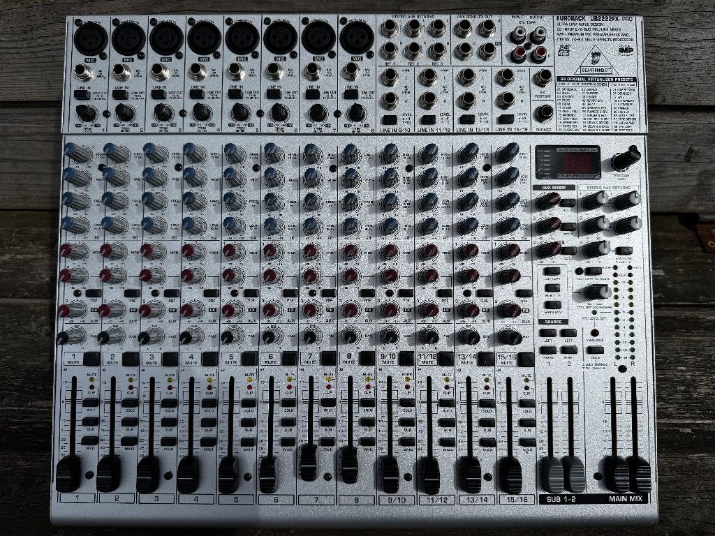 Behringer UB2222FX-PRO Mengpaneel, Ophalen of Verzenden, Gebruikt, 20 kanalen of meer, Microfooningang