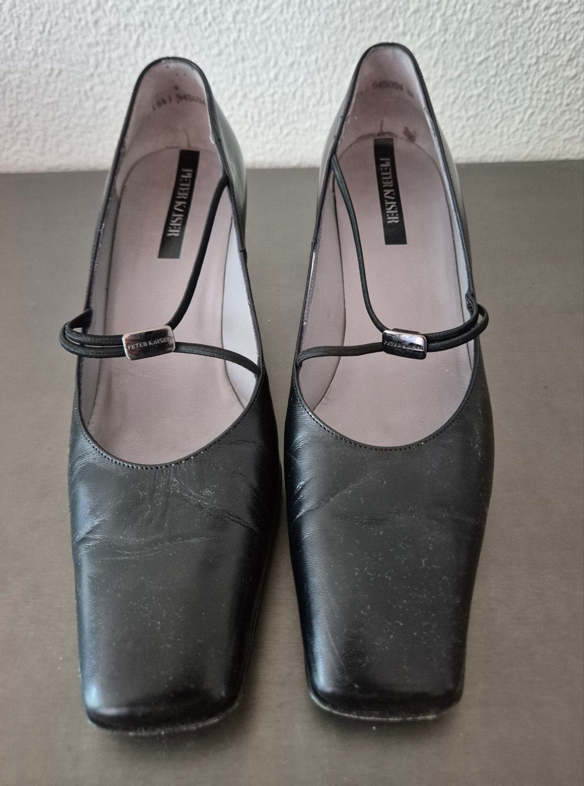 Peter Kaiser Zwarte Pumps met Bandje - Maat 38,5, Peter Kaiser, Pumps, Zwart, Ophalen of Verzenden