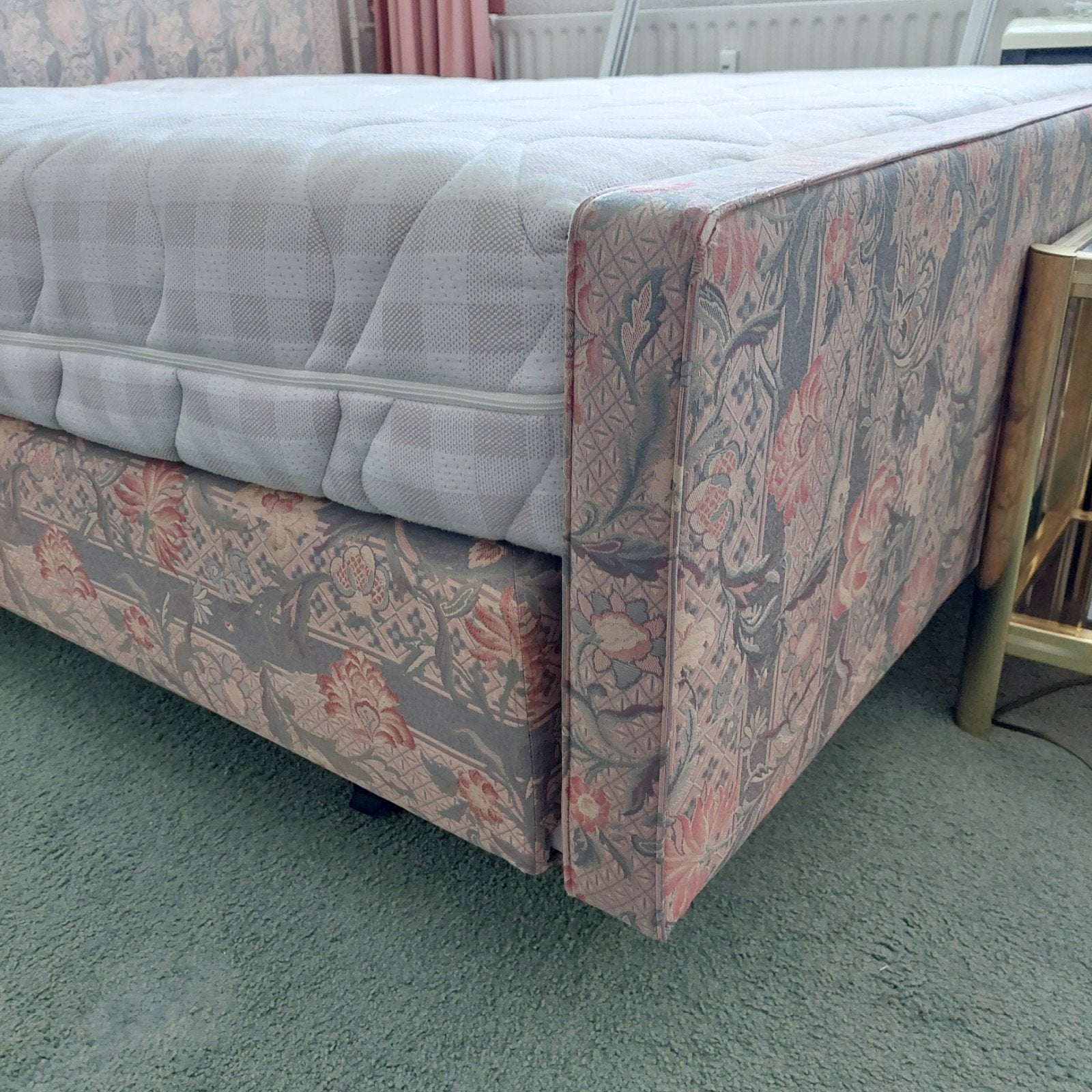 GRATIS op te halen 2 boxspringbedden met matrassen, Ophalen, Gebruikt, 90 cm, .