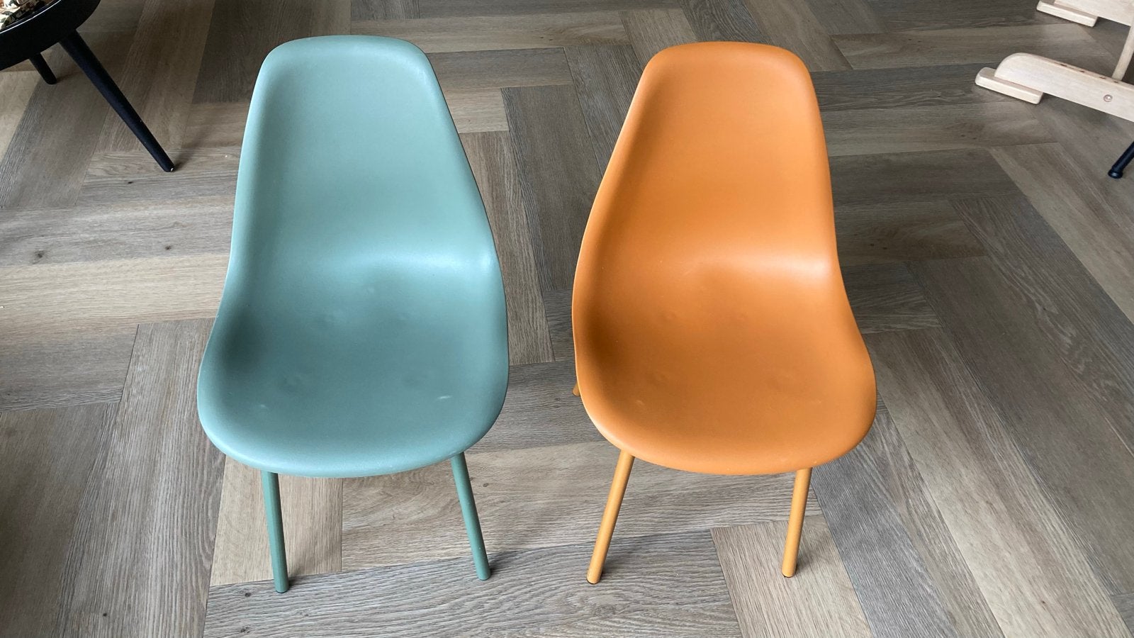 Set van 2 kinderstoelen - groen en oranje, Ophalen, Kunststof, Twee, Overige kleuren