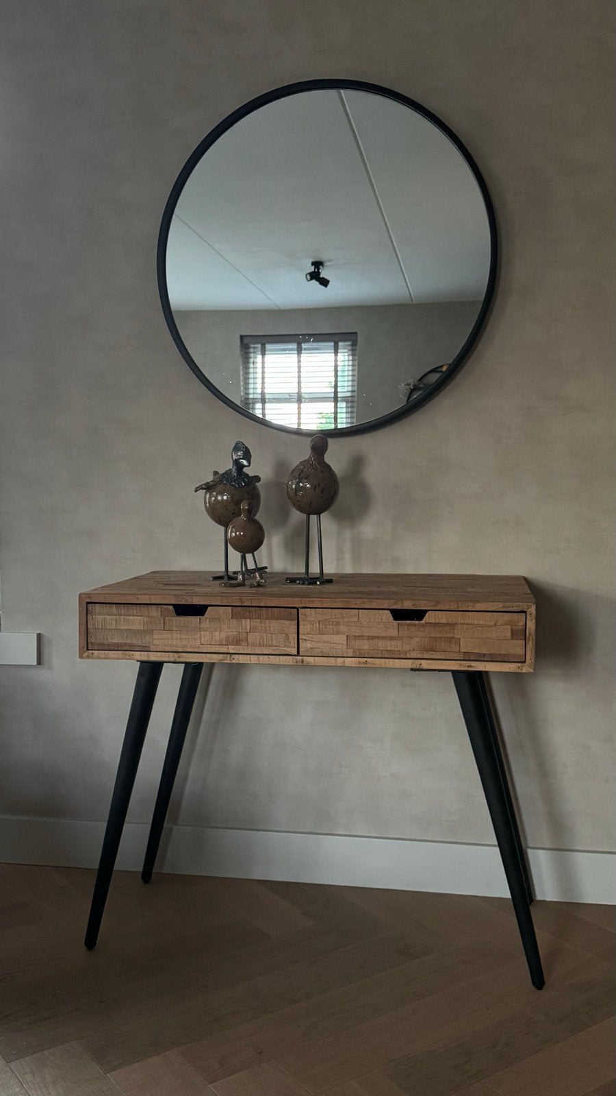 Houten sidetable/ bureau en Ronde spiegel met zwarte rand, Ophalen of Verzenden, Zo goed als nieuw