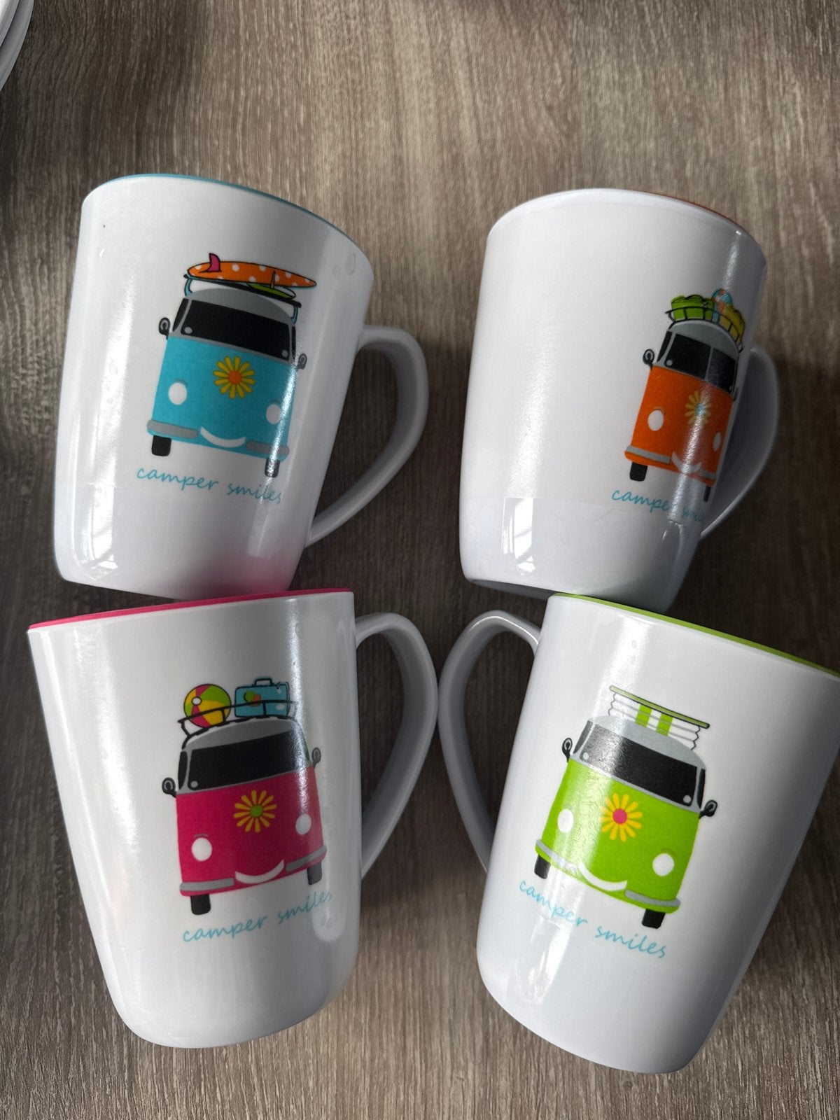 Servies set 'Camper Smiles' - 4 mokken, 2x4 borden, 4 kommen, Ophalen, Gebruikt