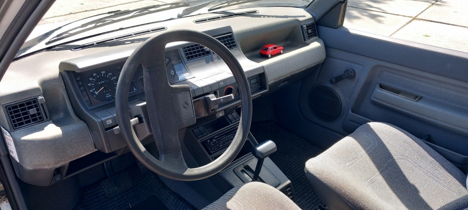 Renault 5 Automaat 1.4, foto 9