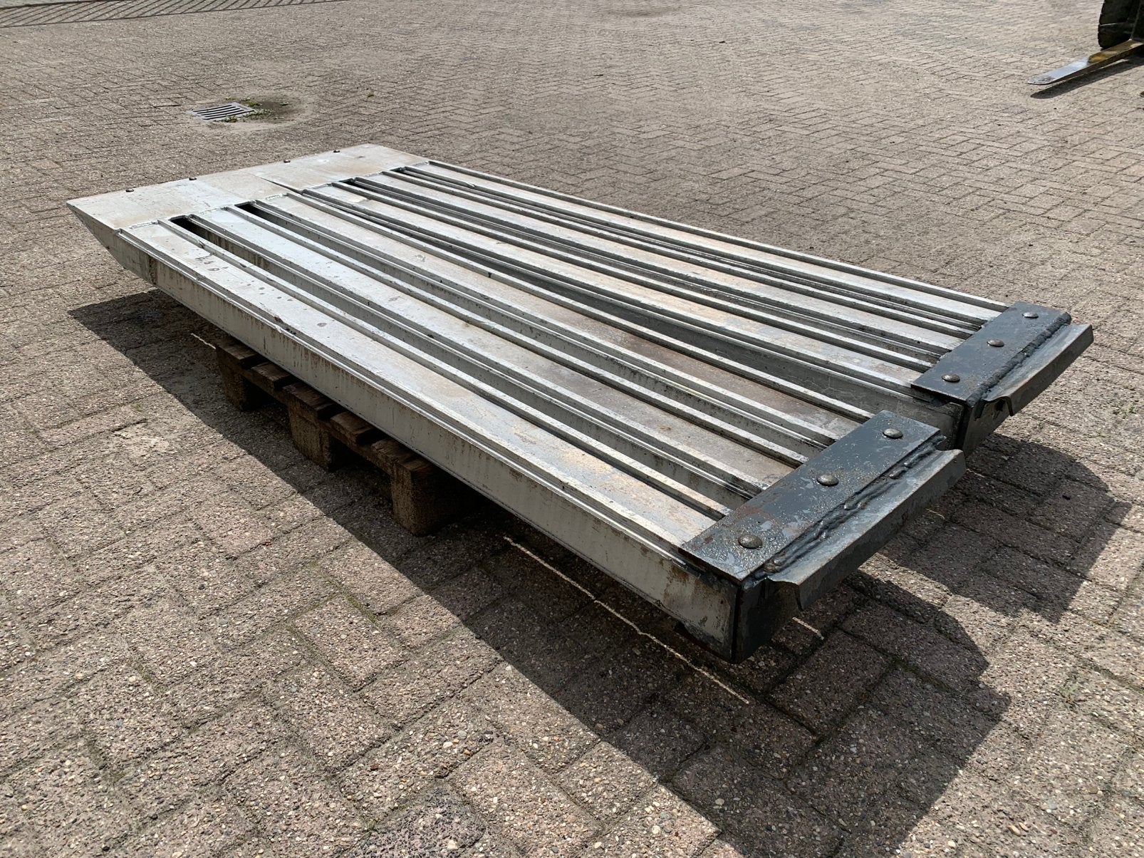Set aluminium oprijplaten afmetingen 250 x 55 x 12 cm, Ophalen