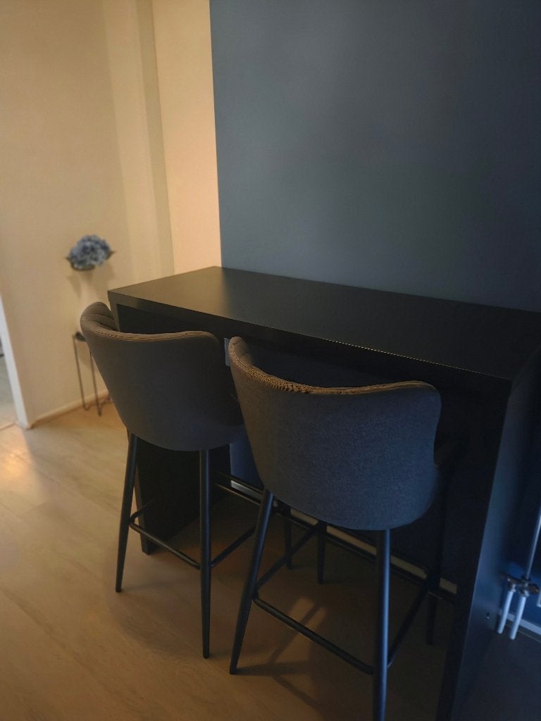 Bar en 4 Barkrukken, Ophalen, Zo goed als nieuw