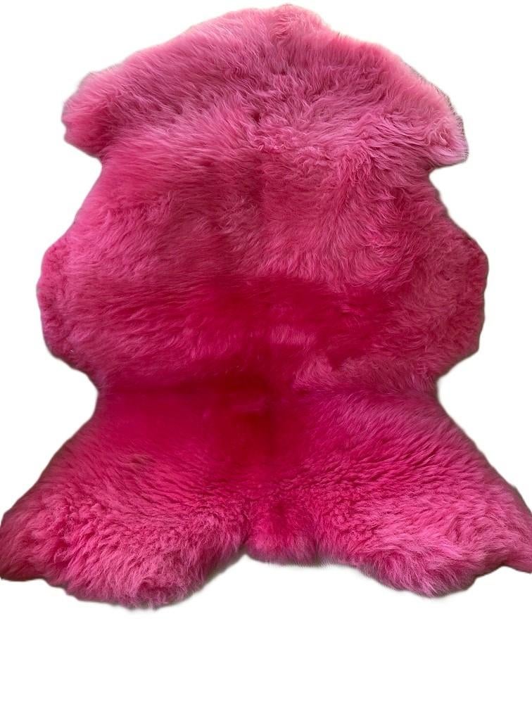 TEXELS SCHAPENVACHT GEKLEURD FUCHSIA ROZE NIEUW, Huis en Inrichting, Woonaccessoires | Plaids en Woondekens, Nieuw, Ophalen of Verzenden