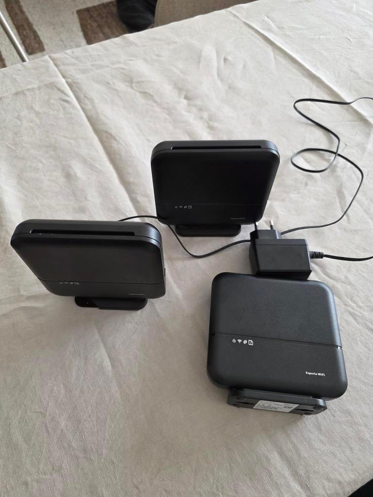 Set van 3 Experia Box V8/V10/V10A routers, Ophalen of Verzenden, Gebruikt, Router, Experia Box