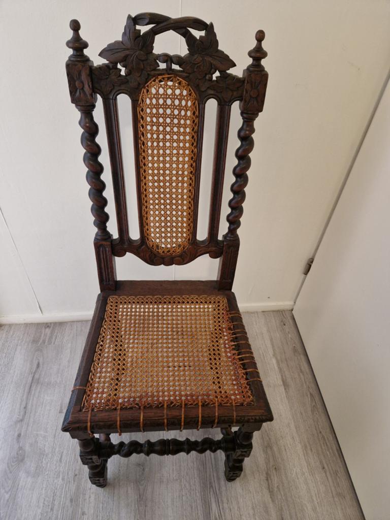 Antieke stoel T.E.A.B, Ophalen