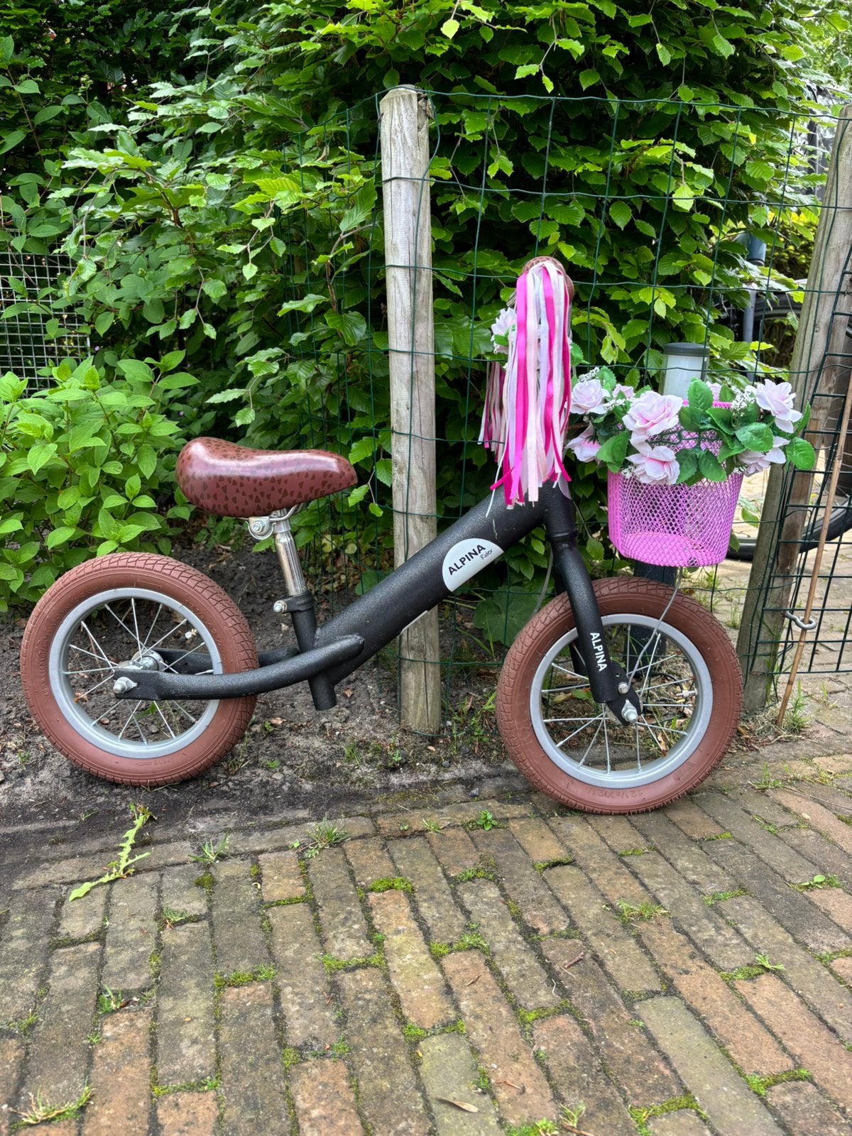Alpina loopfiets met leuke accessoires, Kinderen en Baby's, Speelgoed | Buiten | Voertuigen en Loopfietsen, Ophalen, Zo goed als nieuw