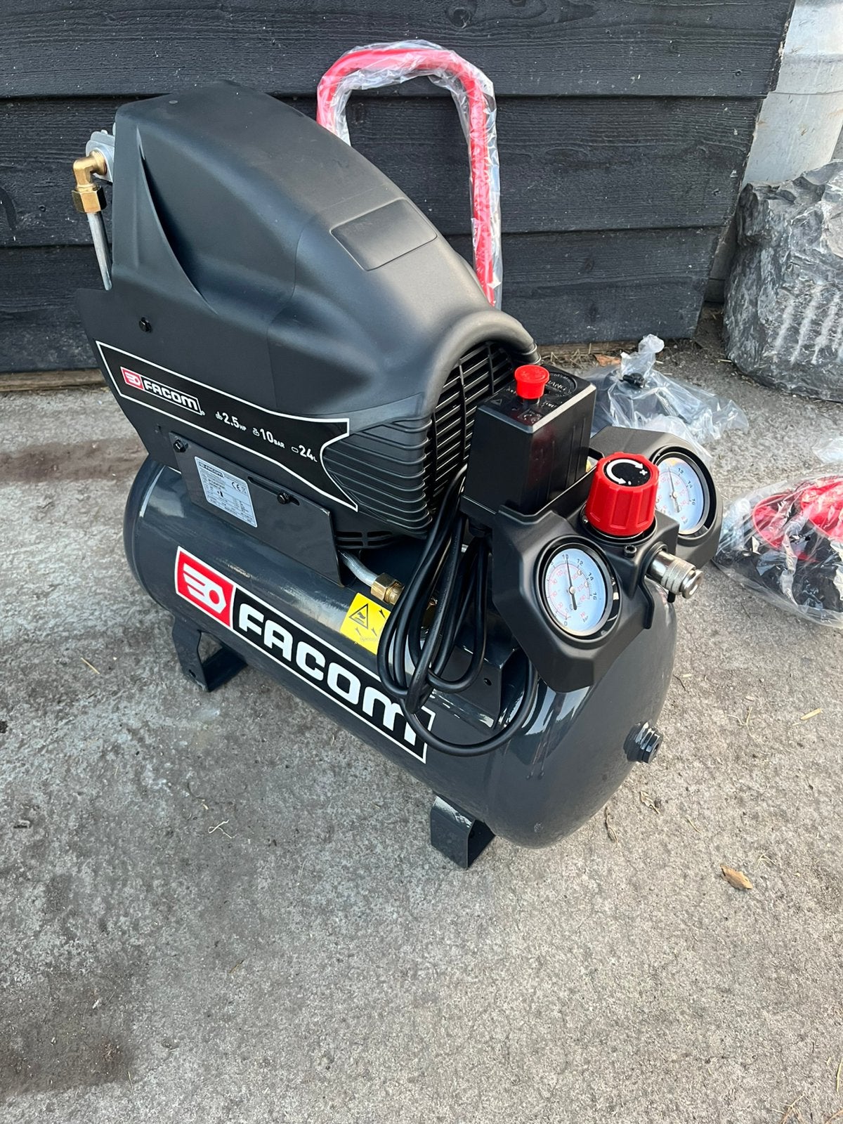 Facom compressor, Doe-het-zelf en Verbouw, Compressors, Nieuw, 6 tot 10 bar, Minder dan 25 liter, 200 tot 400 liter/min, Geluidgedempt