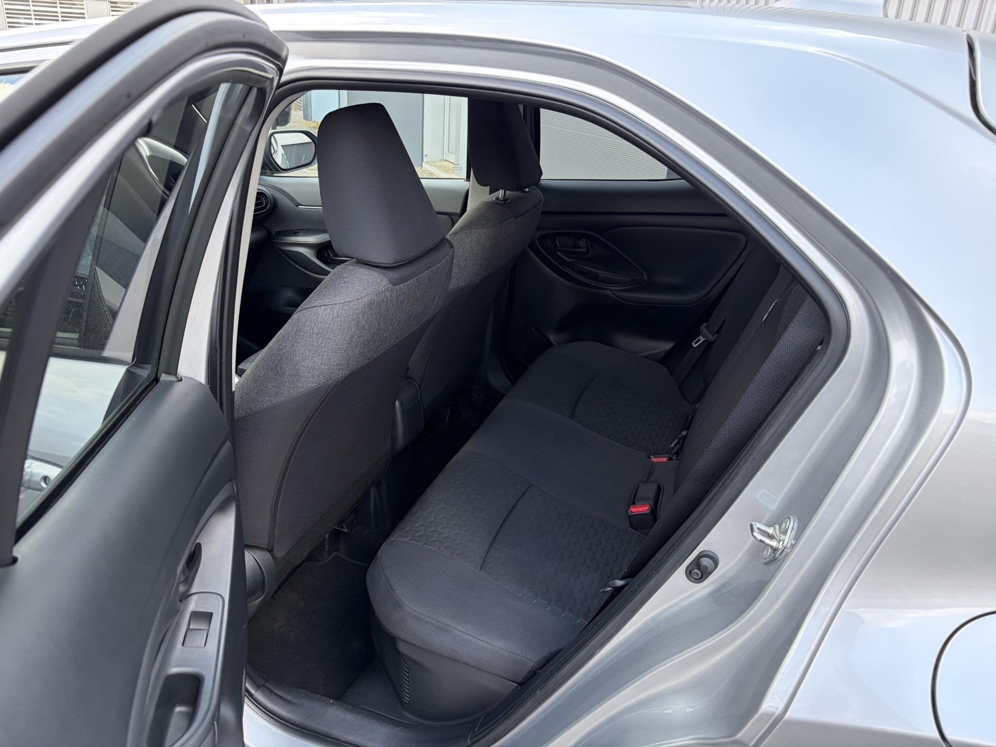 Toyota Yaris Cross 1.5 Hybrid Dynamic, Auto's, Dealer onderhouden, Stof, Gebruikt, 116 pk