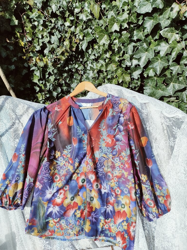 Prachtige bloes mooie tinten Mt 42/44 /L Feestelijk Nieuw, Kleding | Dames, Ophalen of Verzenden, Zo goed als nieuw, Maat 42/44 (L)