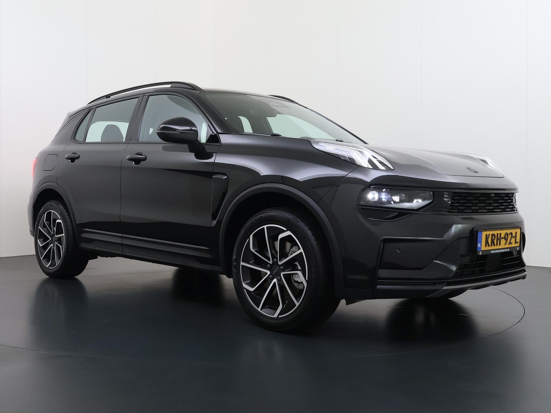 Lynk & Co 01 1.5 Core NIEUW MODEL! | FABRIEKSGARANTIE T/M 20, Auto's, 4 cilinders, Alcantara, Zwart, Plug-in hybride
