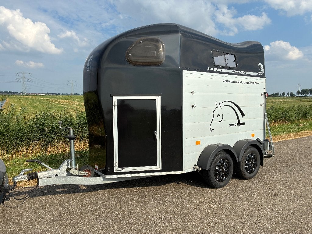 2 prds Aluminium Cheval Liberte met zadelkamer en klep/deur, Ophalen of Verzenden, Zo goed als nieuw, Polyester, 2-paards trailer