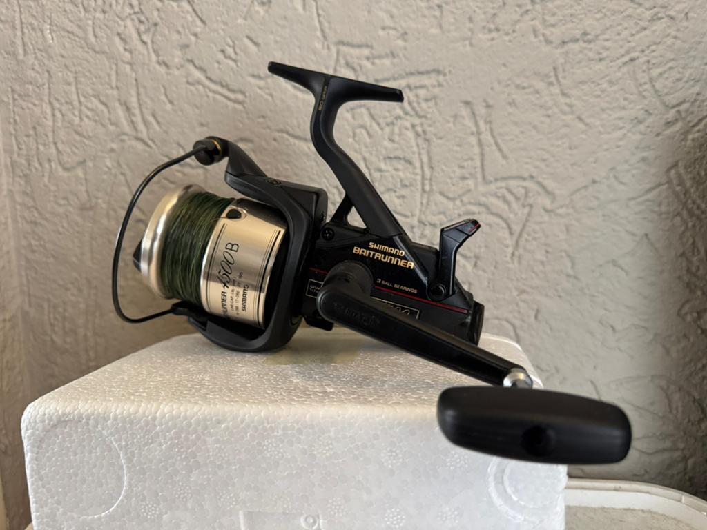 3x Shimano Baitrunner 4500B, Watersport en Boten, Ophalen, Zo goed als nieuw, Molen