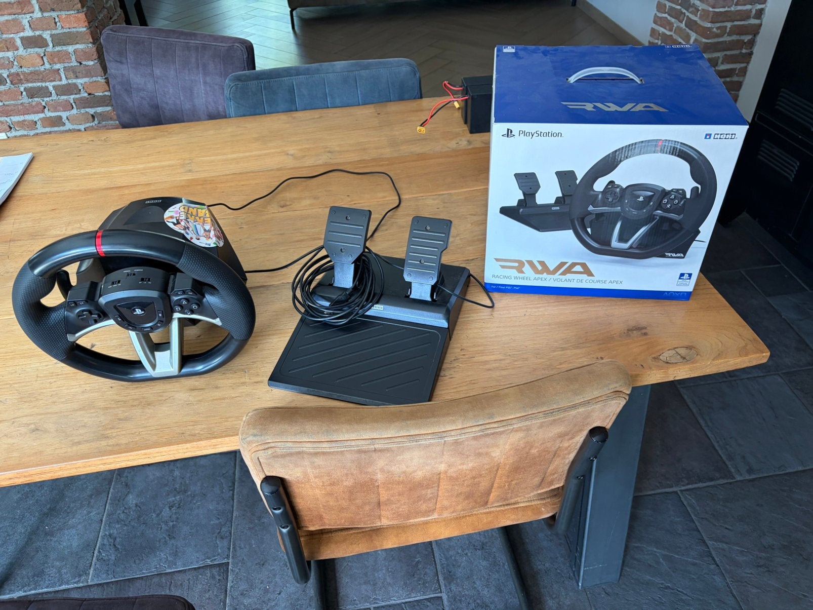 Platstation stuur met gaspendaal, Ophalen, Zo goed als nieuw
