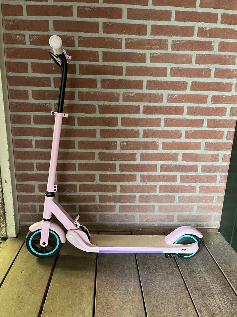 Roze elektrische step voor kinderen - Zo goed als nieuw, Fietsen en Brommers, Steps, Zo goed als nieuw, Elektrische step (E-scooter)