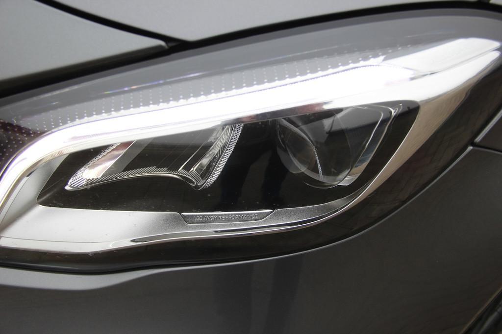 Mercedes-Benz GLA-klasse 220 4MATIC AMG Line | Navi | Dodeho, Automaat, Gebruikt, 4 cilinders, Metallic lak