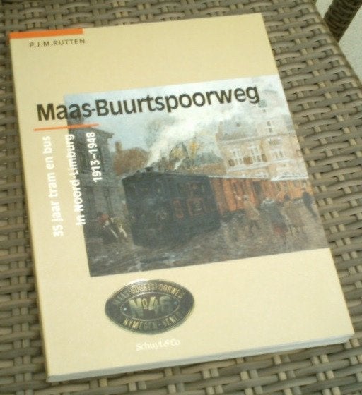 Maas - Buurtspoorweg. P.J.M. Rutten. ISBN 9060973070., Ophalen of Verzenden, Zo goed als nieuw