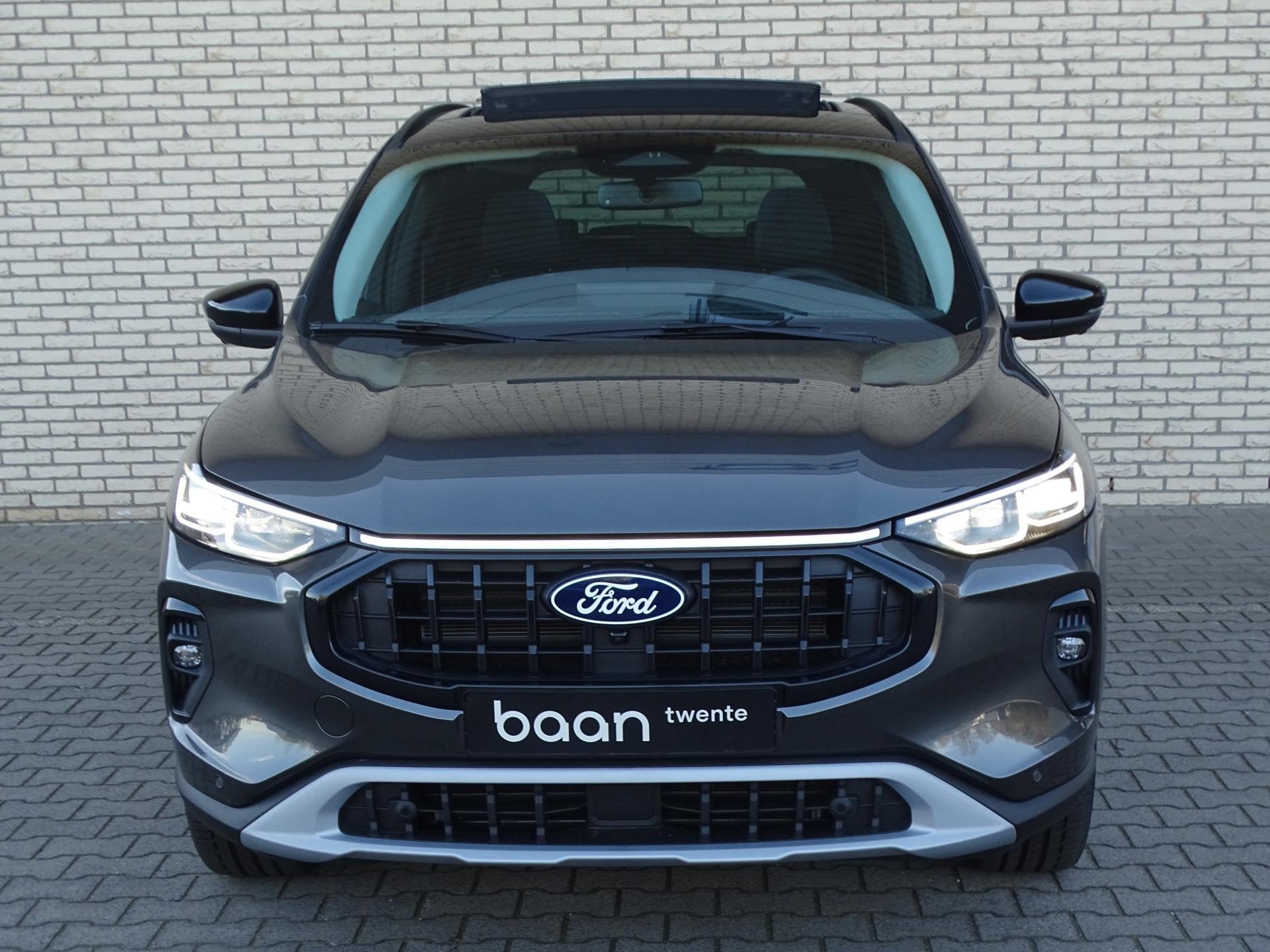 Ford Kuga 2.5 PHEV Active X | Pano dak | Trekhaak | Driver A, 12 maanden, 14 kWh, Zwart, 4 cilinders