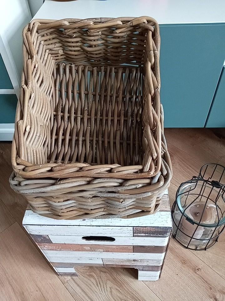 24dx28brx14hg 2 stevige manden rotan organizers groenten ect, Huis en Inrichting, Woonaccessoires | Schalen en Manden, Mand, Ophalen of Verzenden