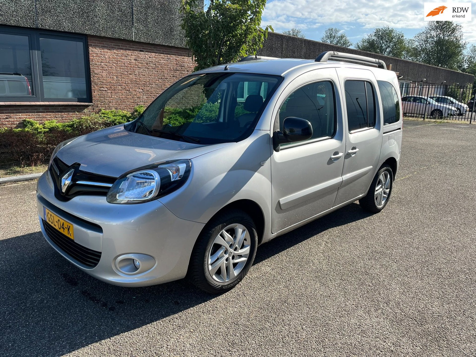 Renault Kangoo Family 1.2 TCe Limited Start&Stop Navi|Boekje, Auto's, Voorwielaandrijving, 1350 kg, Stof, Gebruikt