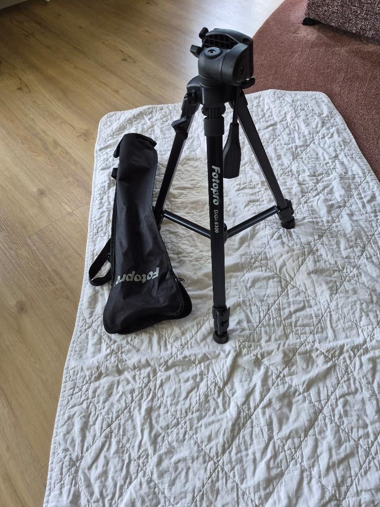 Driepootstatief en monopot, Zo goed als nieuw, Minder dan 150 cm, Met balhoofd, Ophalen of Verzenden
