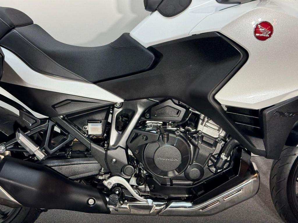 HONDA NT 1100 (bj 2024), Motoren, Motoren | Honda, 2 cilinders, HONDA, Bedrijf, Onbekend