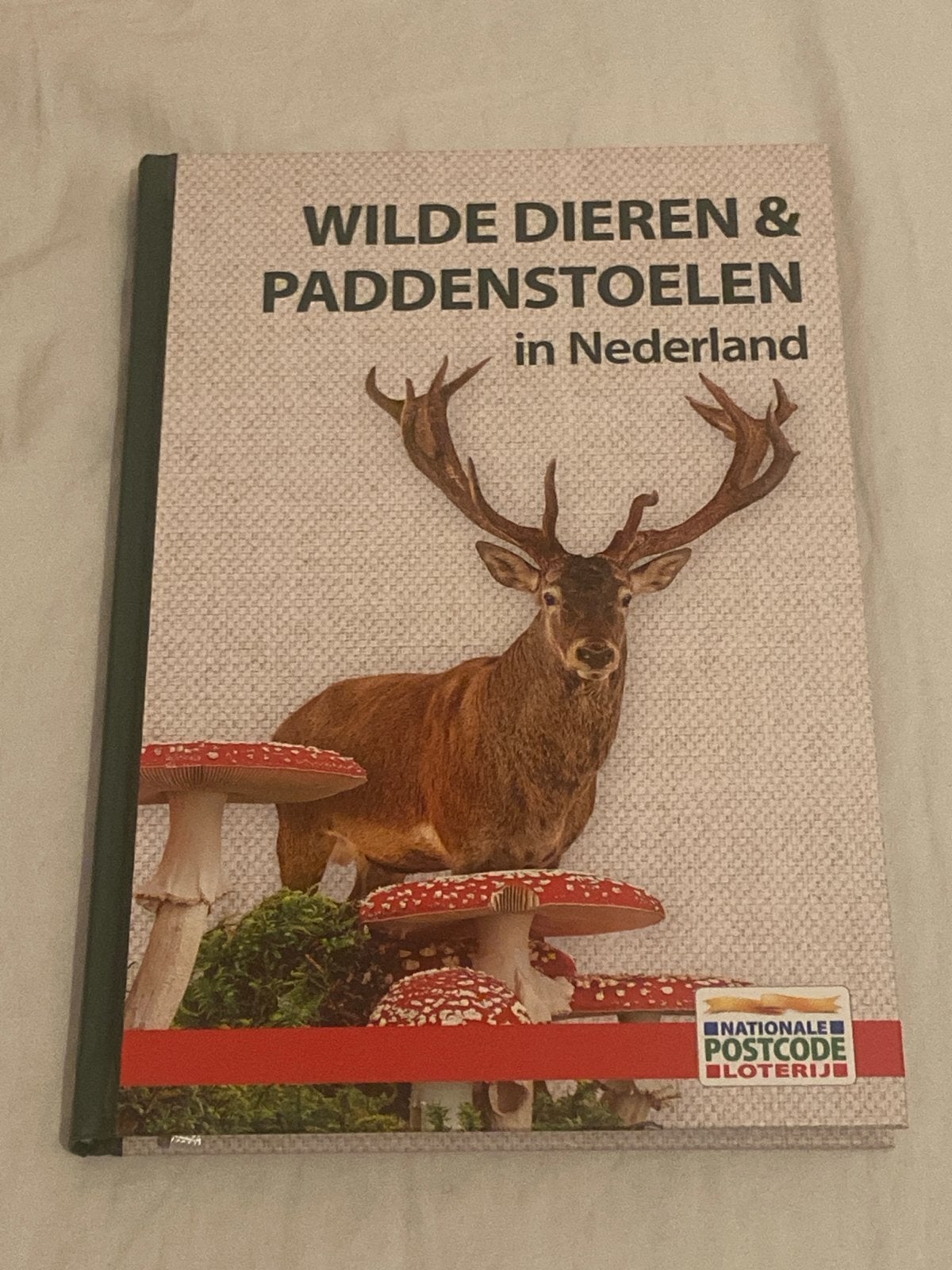 Wilde Dieren & Paddenstoelen in Nederland - Natuurgids, Verzenden, Zo goed als nieuw, Natuur algemeen