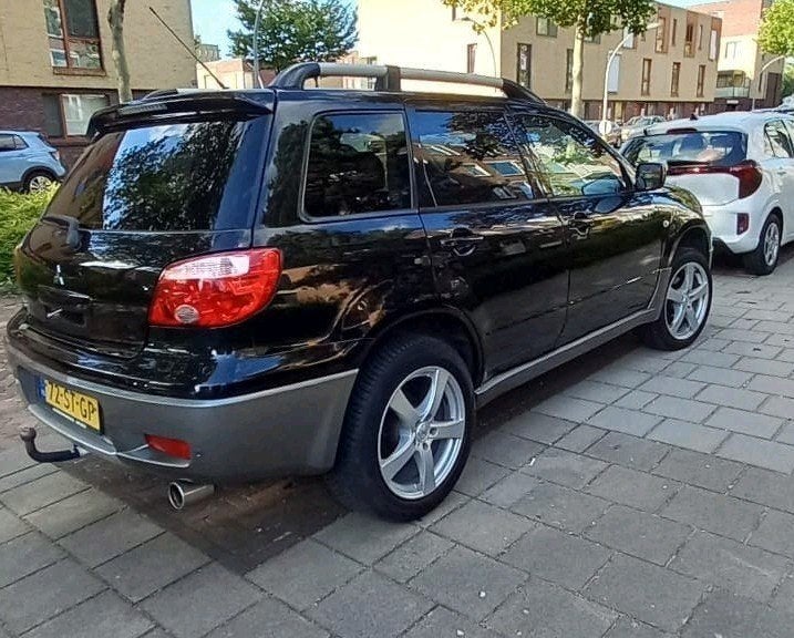Foto 6 van Mitsubishi Outlander 2.0 MPI 2WD 2006 Zwart