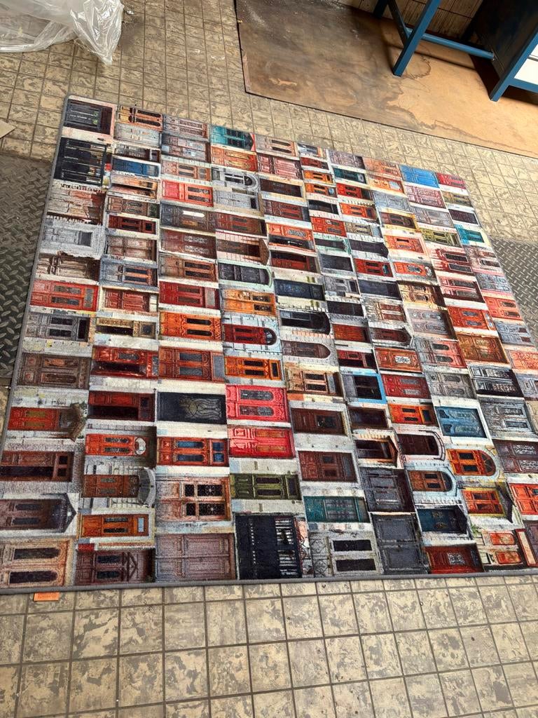 Vloerkleed 200x200 cm met uniek deurenpatroon, Huis en Inrichting, Stoffering | Tapijten en Kleden, Bruin, Vierkant, Ophalen of Verzenden