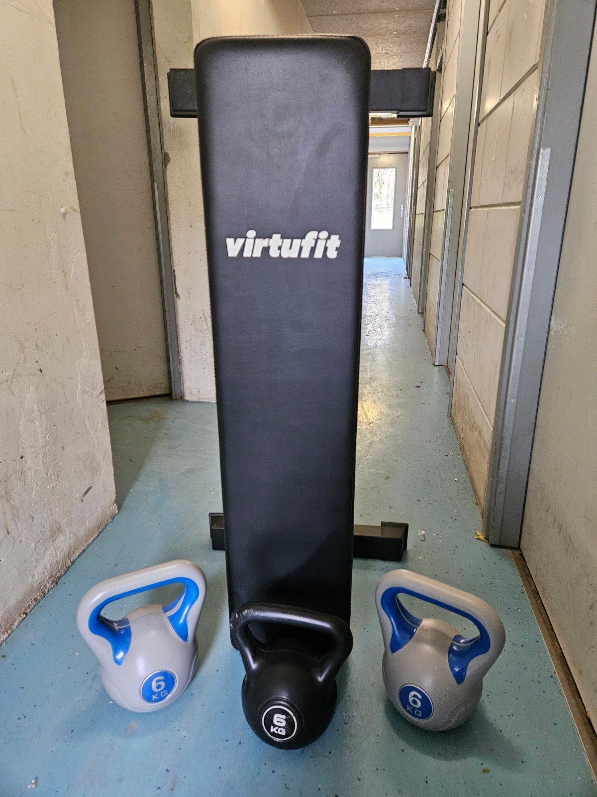 Vlakke fitness bank en kettlebells, Ophalen, Kettlebell