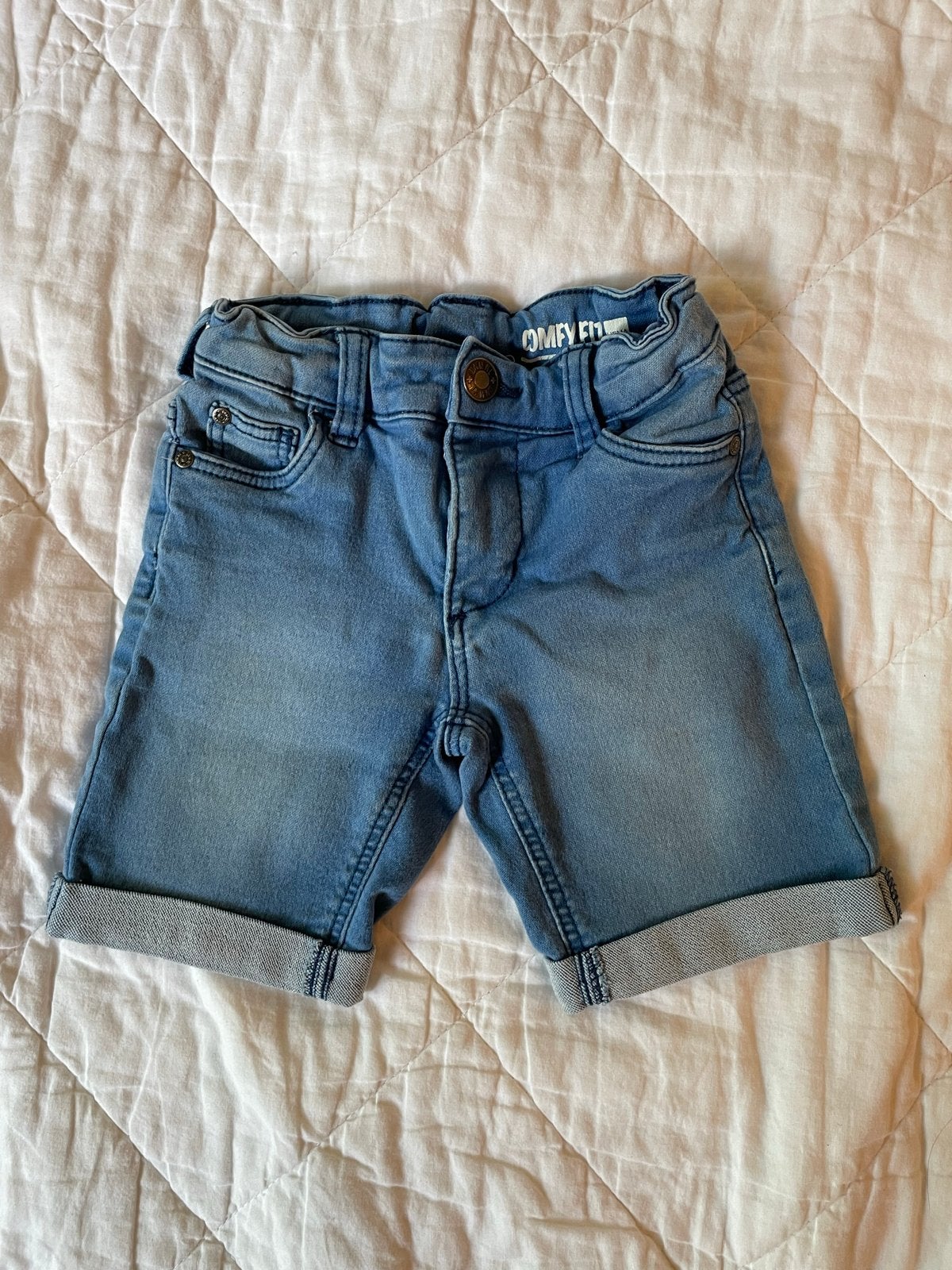 Hema Comfy Fit spijkerbroekje maat 98/104, Kinderen en Baby's, Ophalen, Zo goed als nieuw, Jongen of Meisje, Broek
